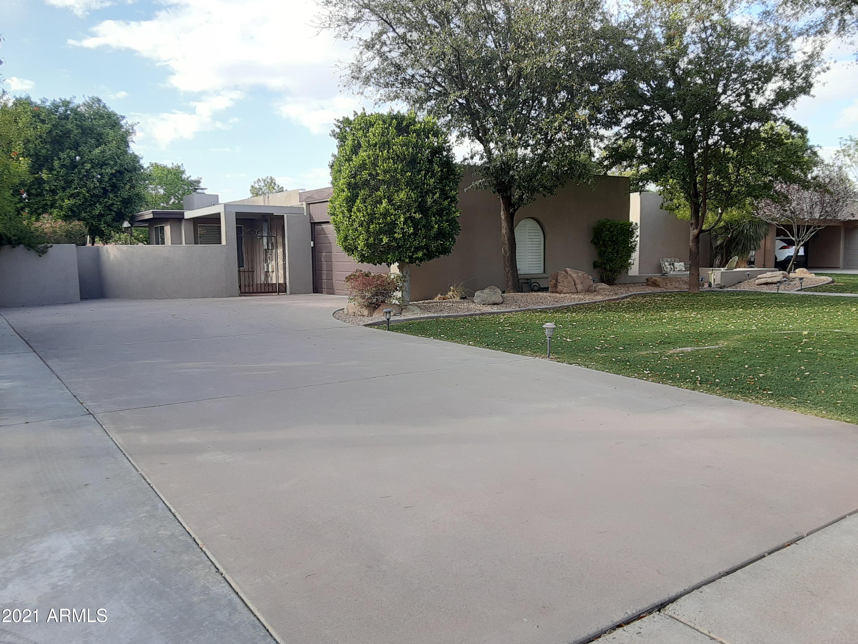 112 West Boca Raton Road Phoenix, AZ 85023 - Photo 38 of 48 Driveway