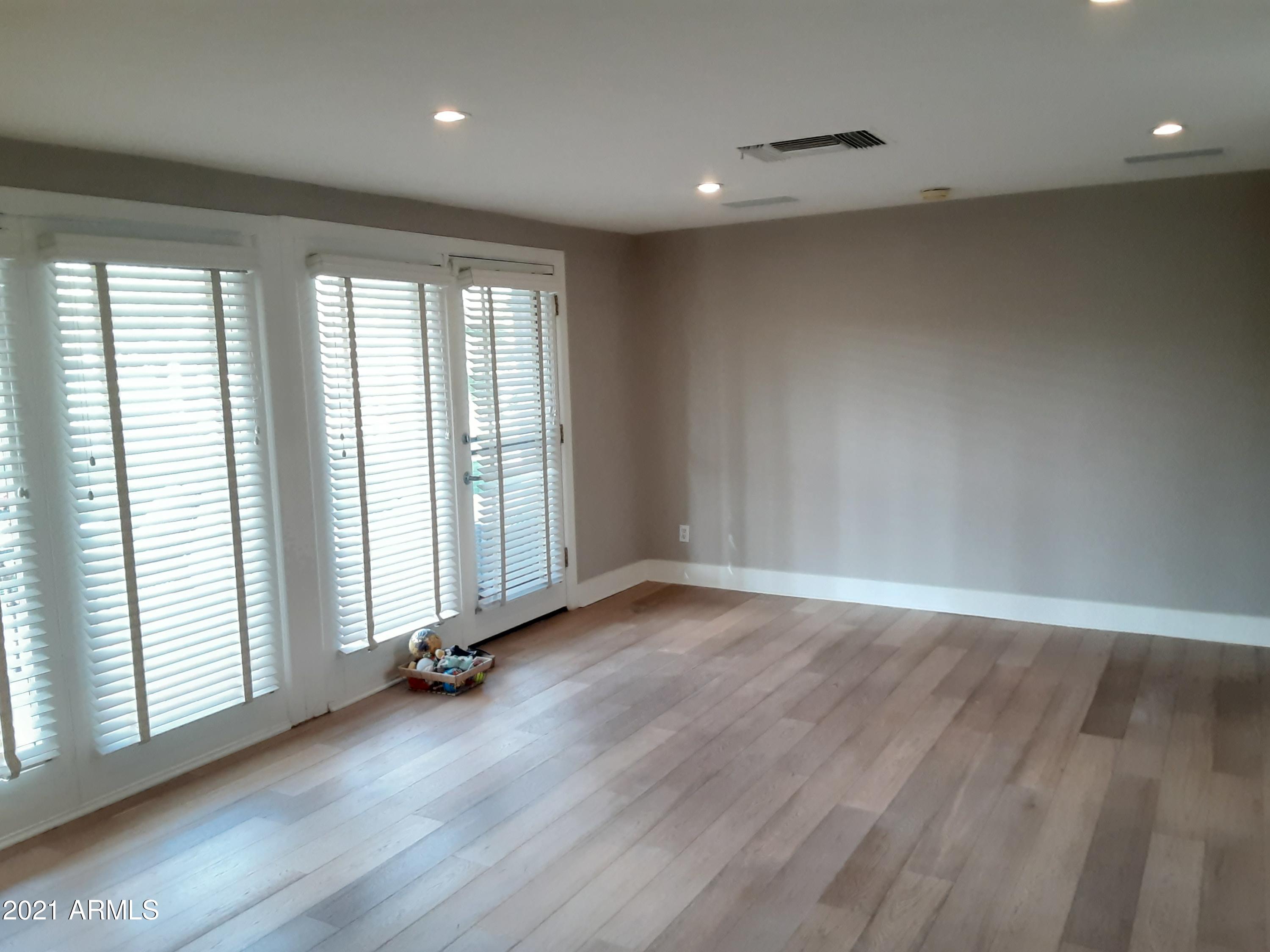 112 West Boca Raton Road Phoenix, AZ 85023 - Photo 8 of 48 Family Room 2