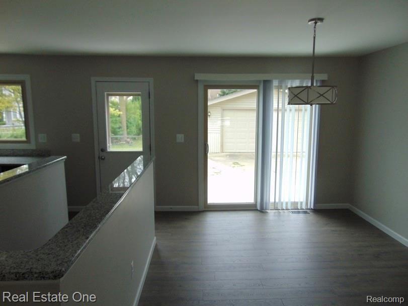 700 Bolinger Street Rochester Hills, MI 48307 - Photo 15 of 39