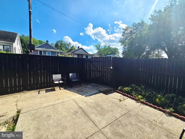 $2,108 | 4013 Gault Place Northeast, Unit 302, Washington, DC 20019