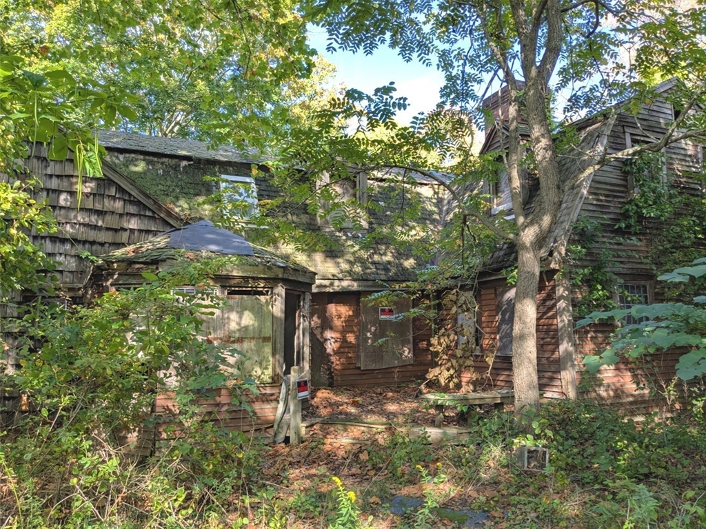 34 Ring Road Plympton, MA 02367 - Photo 3 of 6 a view of a house with a tree