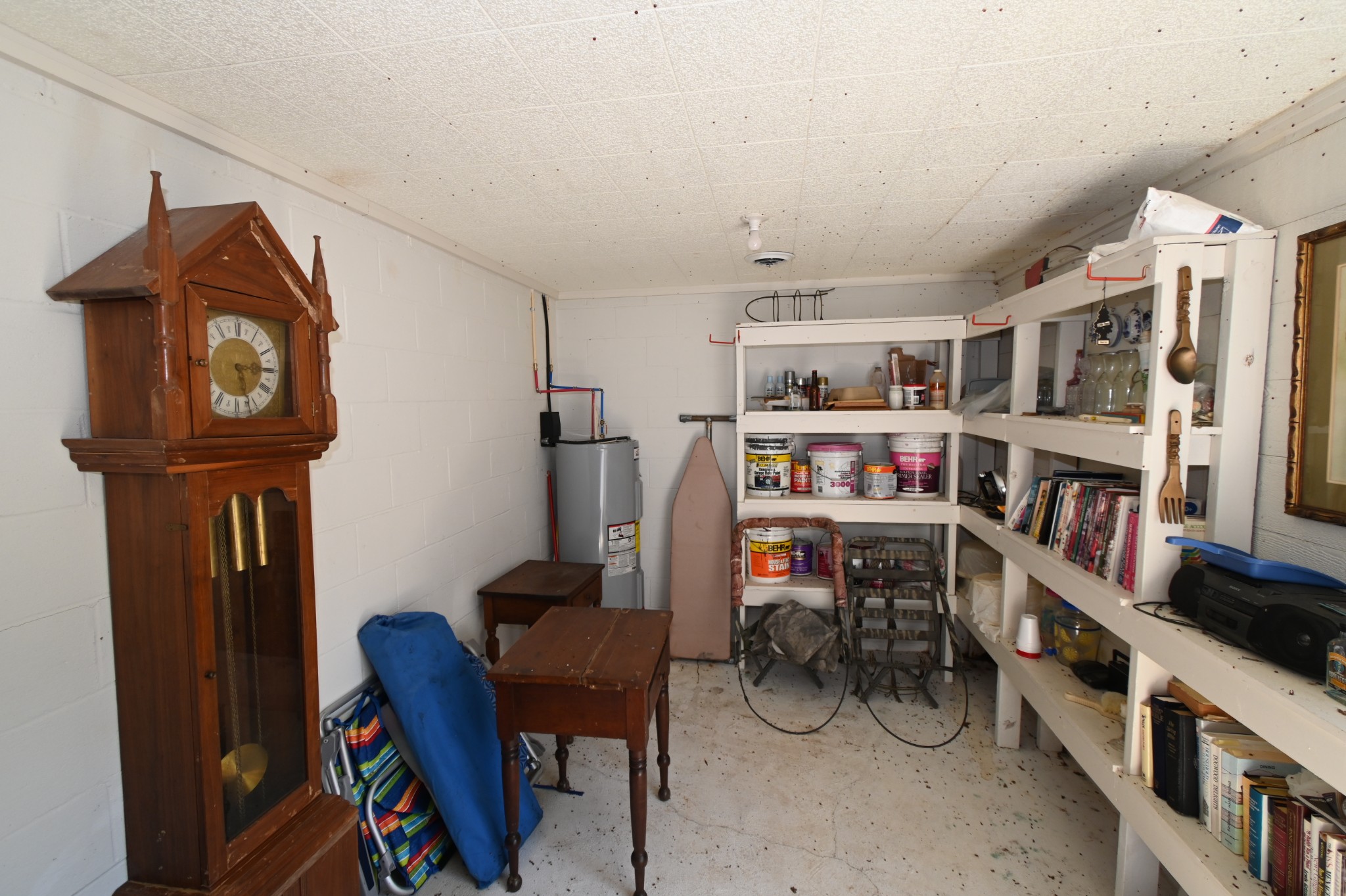 489 Doyle Road Linden, TN 37096 - Photo 34 of 70 a view of a workspace with furniture