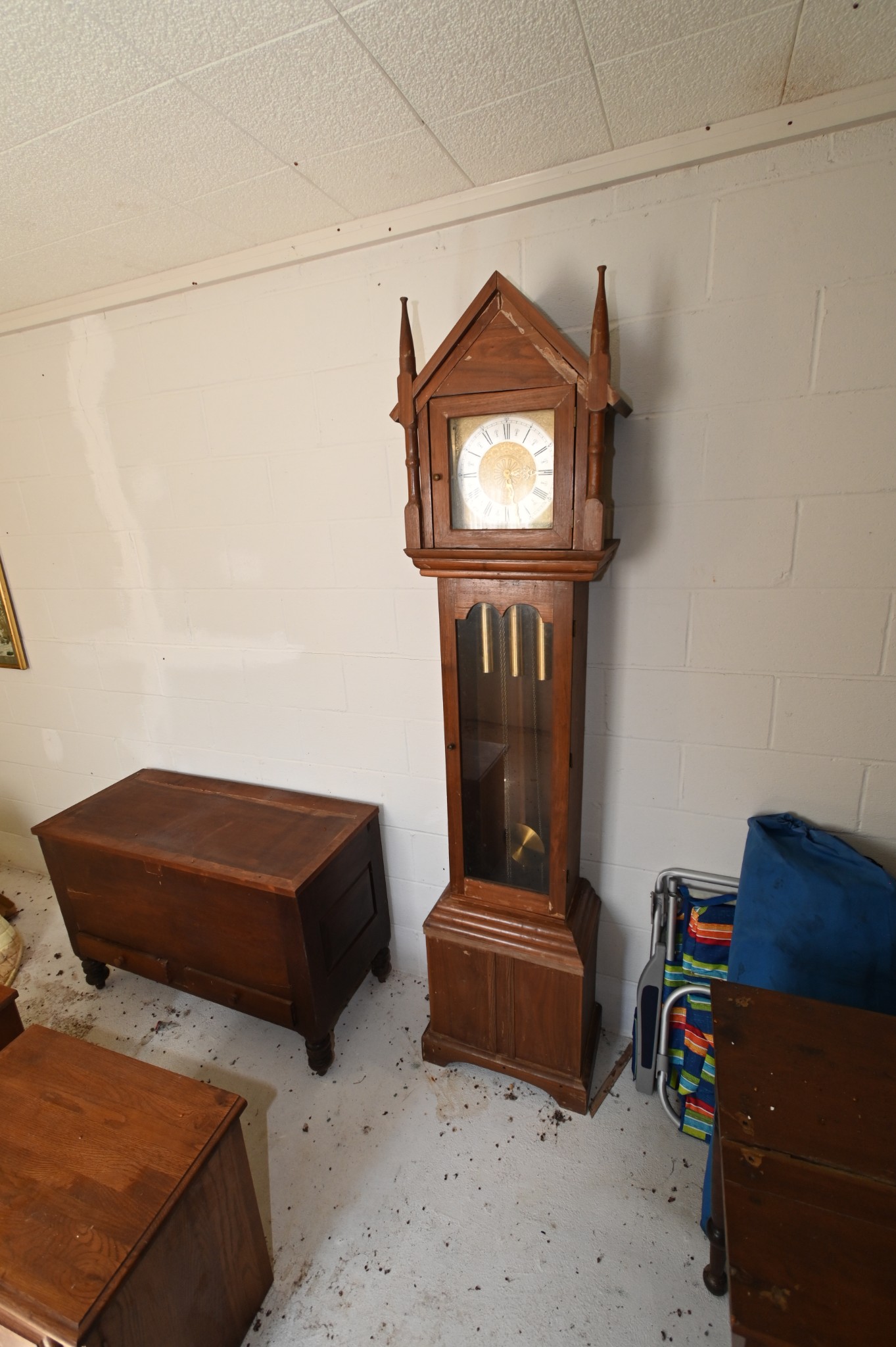 489 Doyle Road Linden, TN 37096 - Photo 56 of 70 a living room with furniture and a flat screen tv