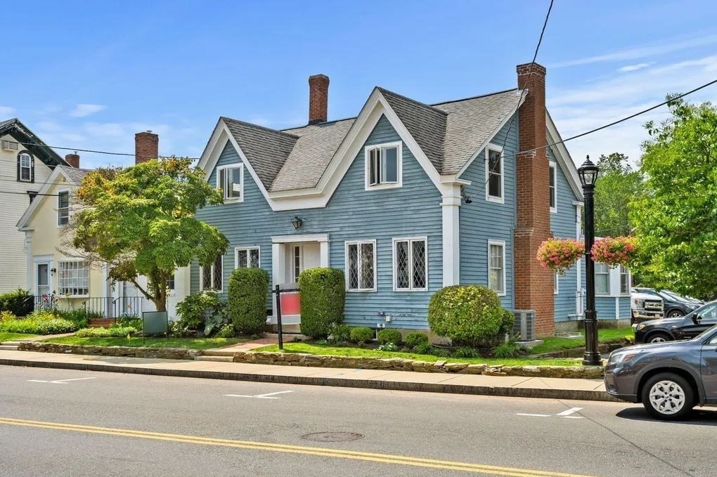 54 Main Street, Unit 201 Topsfield, MA 01983 - Photo 2 of 22