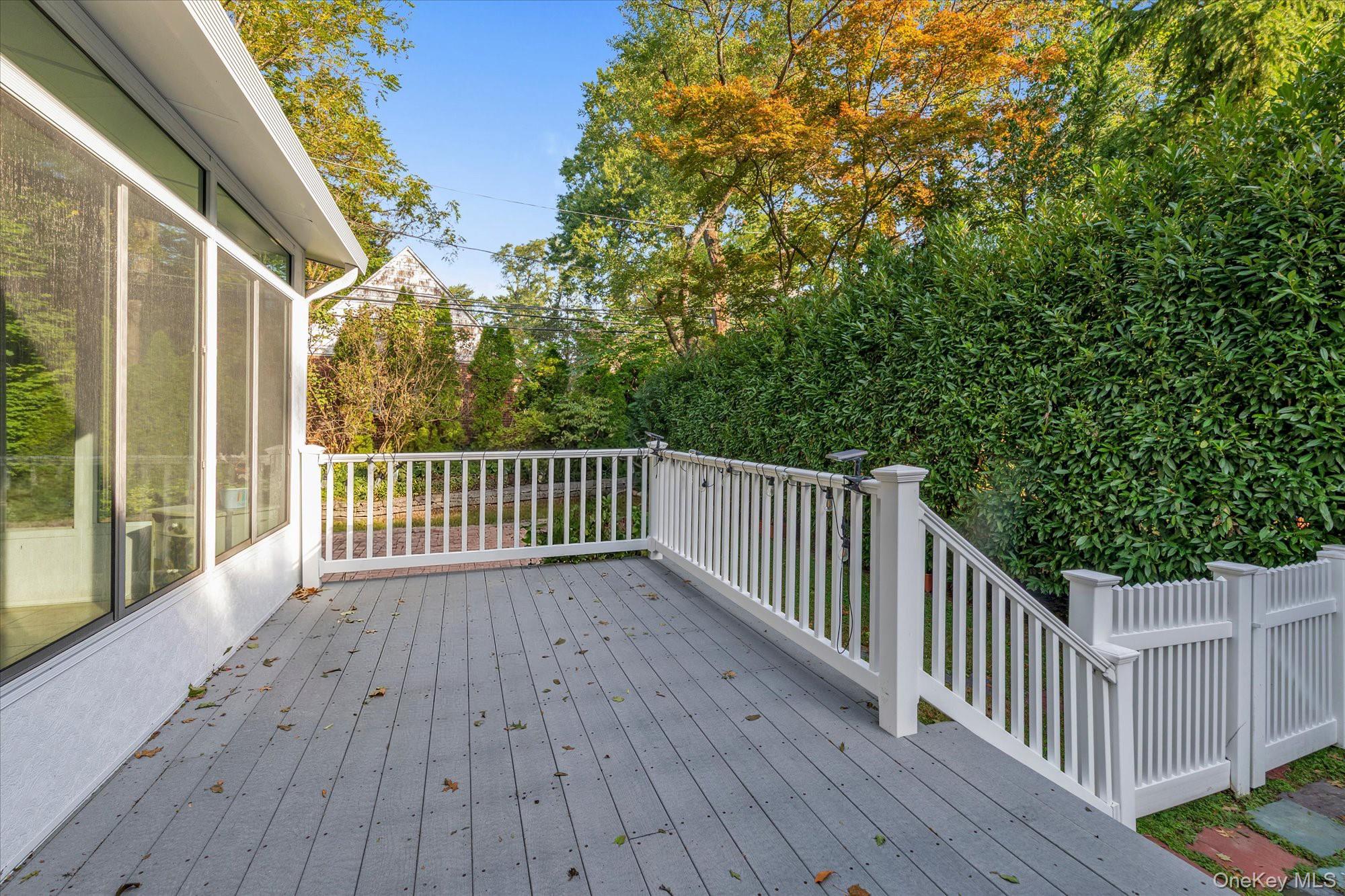 24 Summit Road Port Washington, NY 11050 - Photo 20 of 24 Gallery Image 20