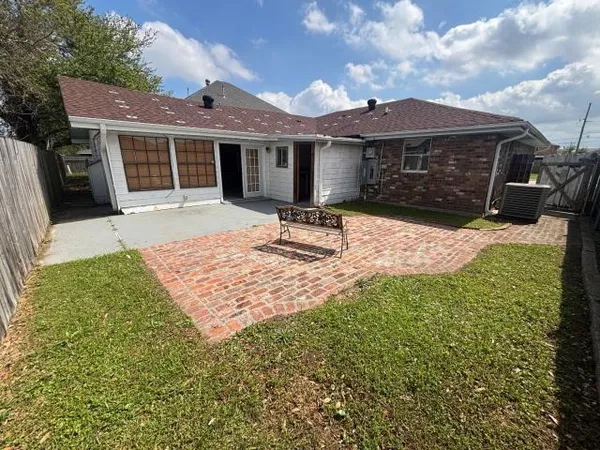 $139,000 | 3228 Veronica Drive, Chalmette, LA 70043