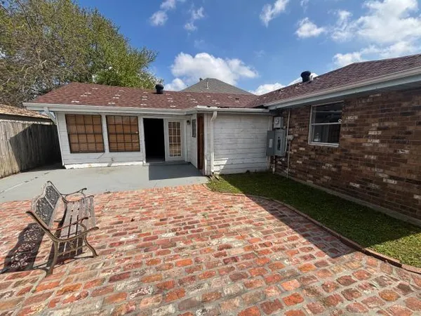 $139,000 | 3228 Veronica Drive, Chalmette, LA 70043