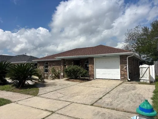 $139,000 | 3228 Veronica Drive, Chalmette, LA 70043