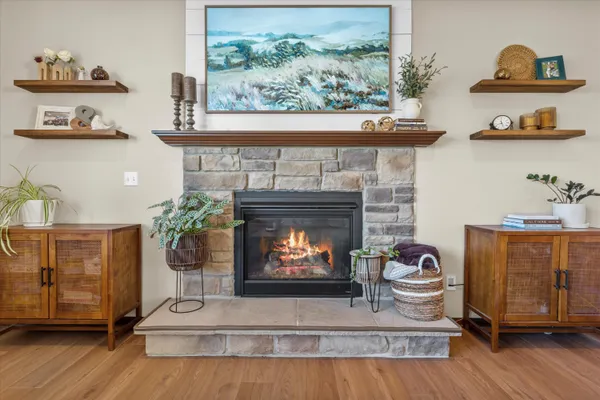 $679,000 | 3552 Olde Howell Road, Waukesha, WI 53188