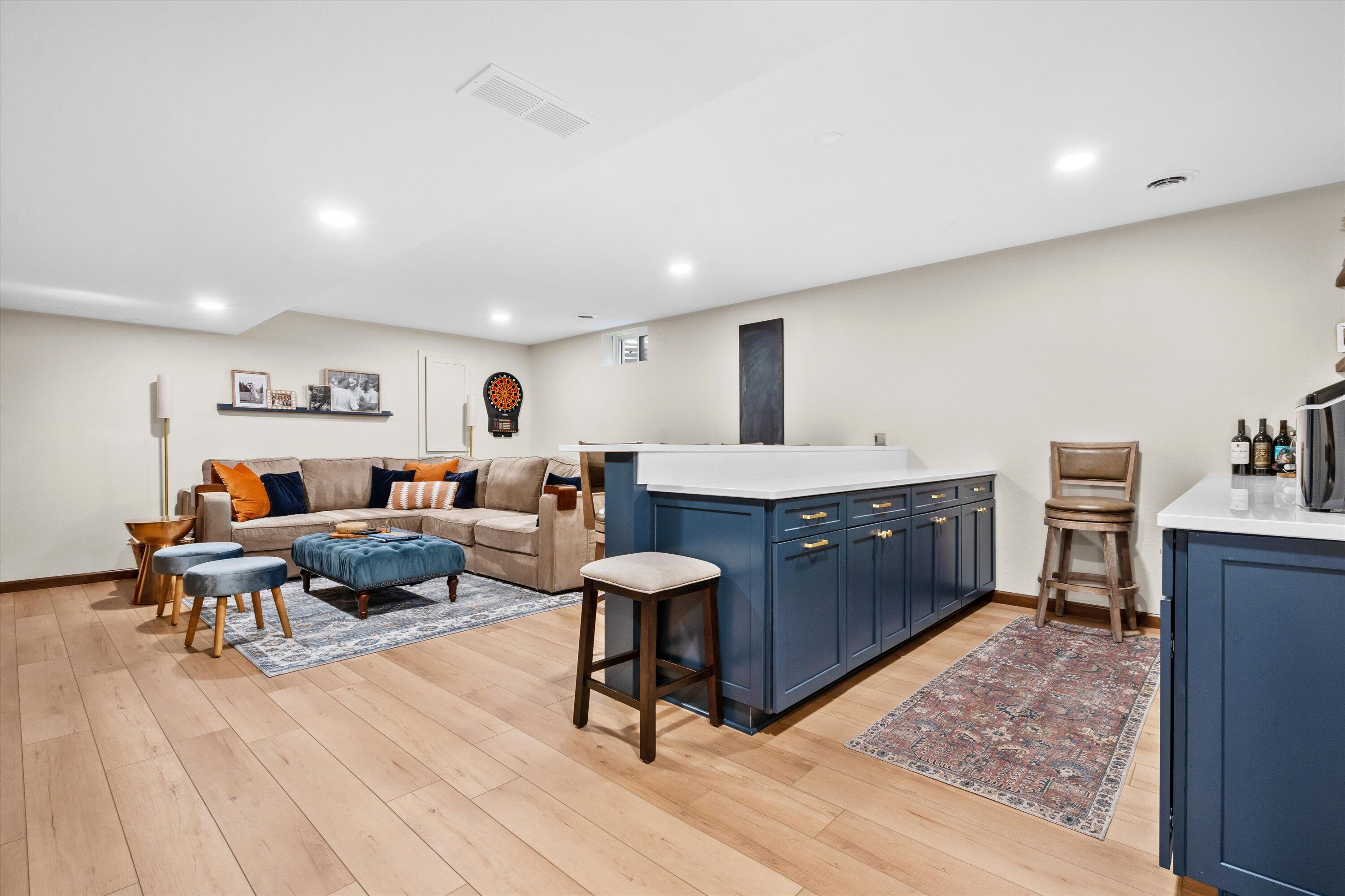 3552 Olde Howell Road Waukesha, WI 53188 - Photo 22 of 60 LL Entertaining Space