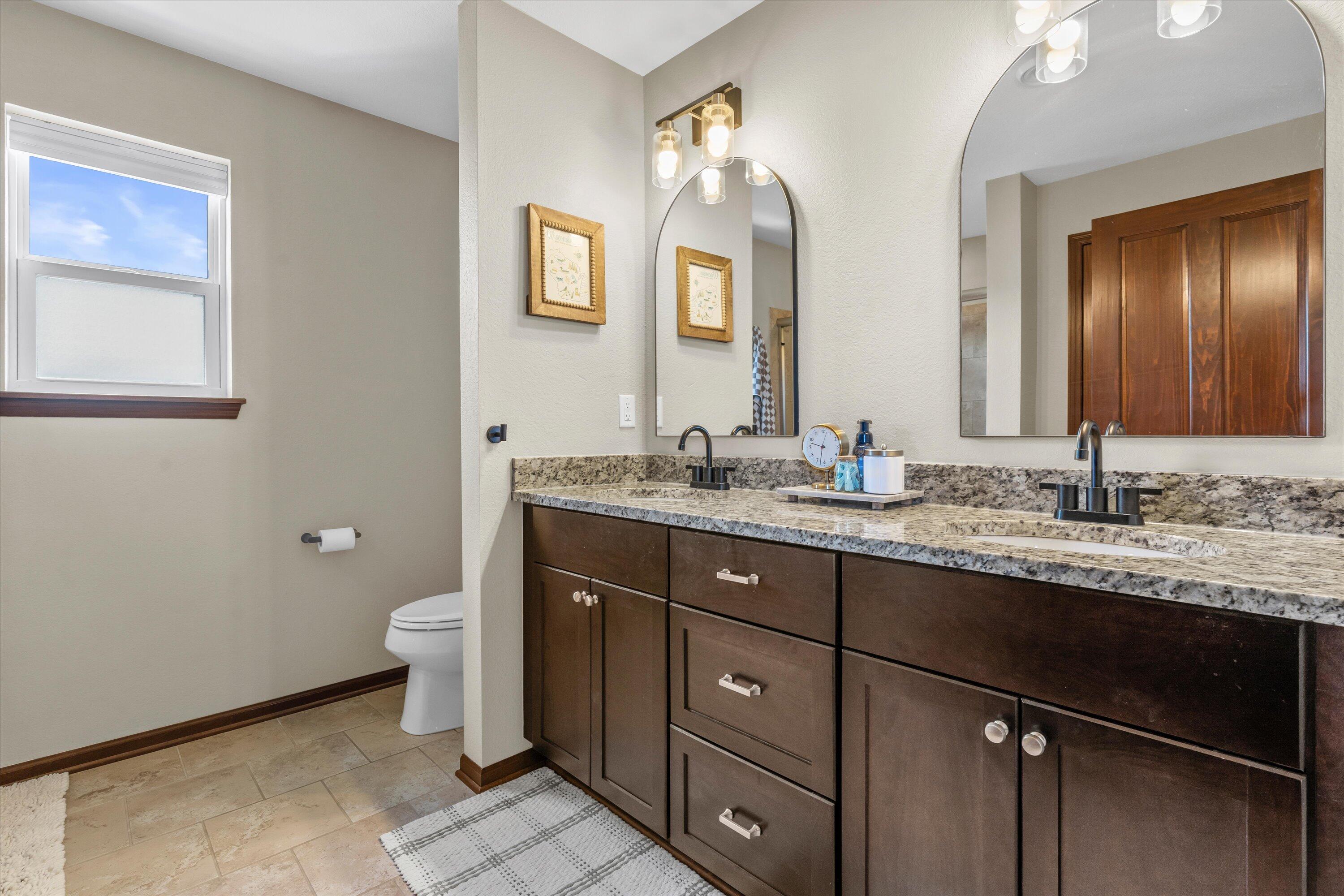 3552 Olde Howell Road Waukesha, WI 53188 - Photo 29 of 60 Dual Sink