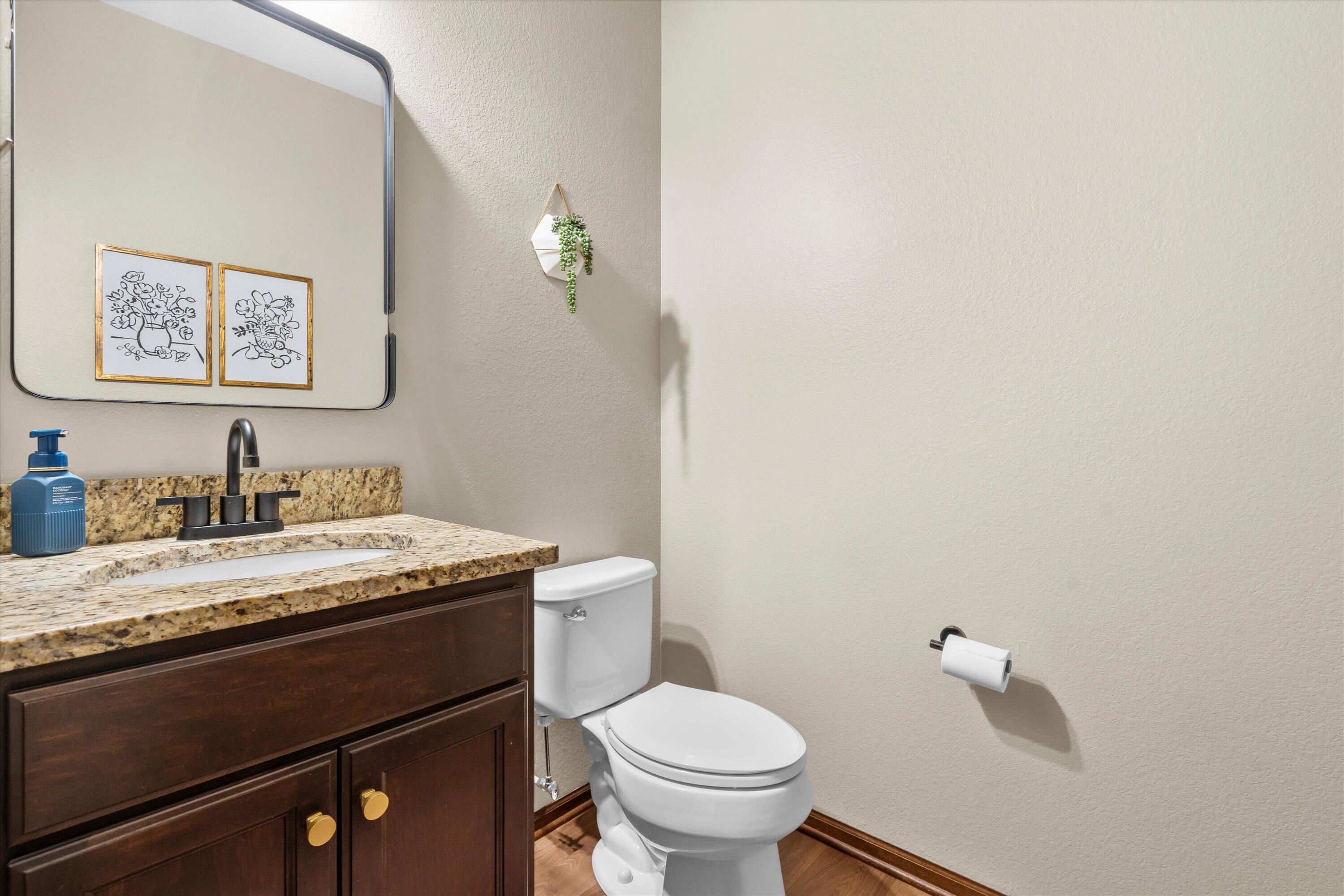 3552 Olde Howell Road Waukesha, WI 53188 - Photo 34 of 60 2nd floor Bath