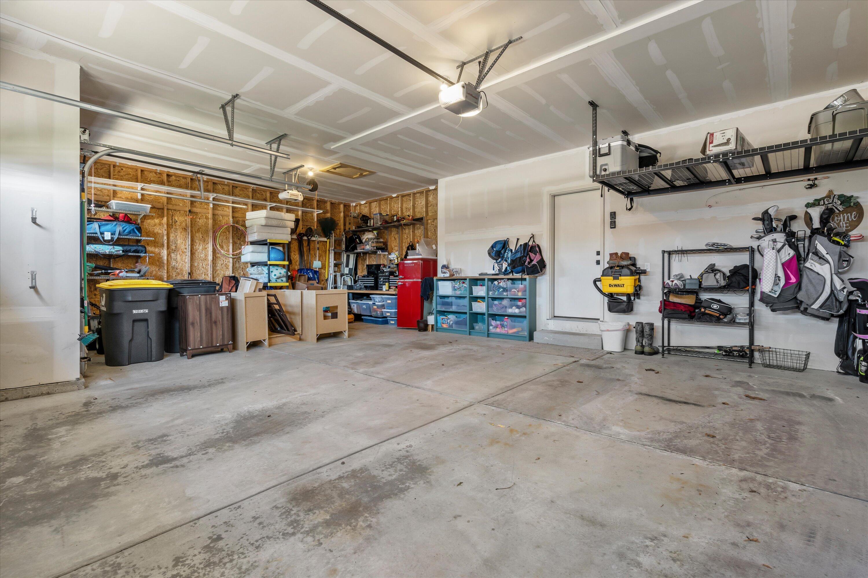 3552 Olde Howell Road Waukesha, WI 53188 - Photo 39 of 60 Garage