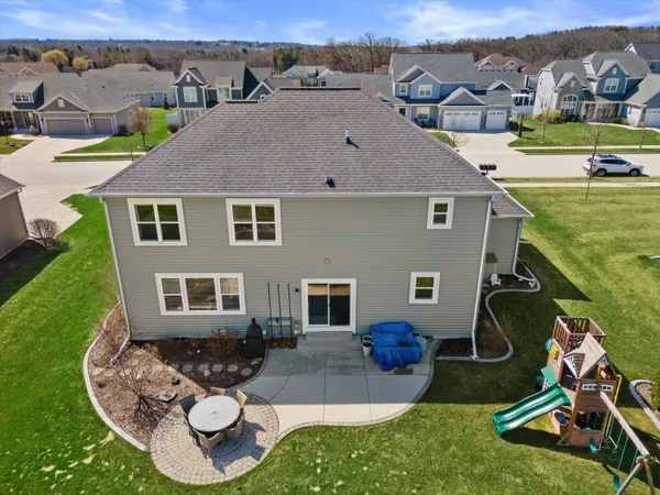 $679,000 | 3552 Olde Howell Road, Waukesha, WI 53188