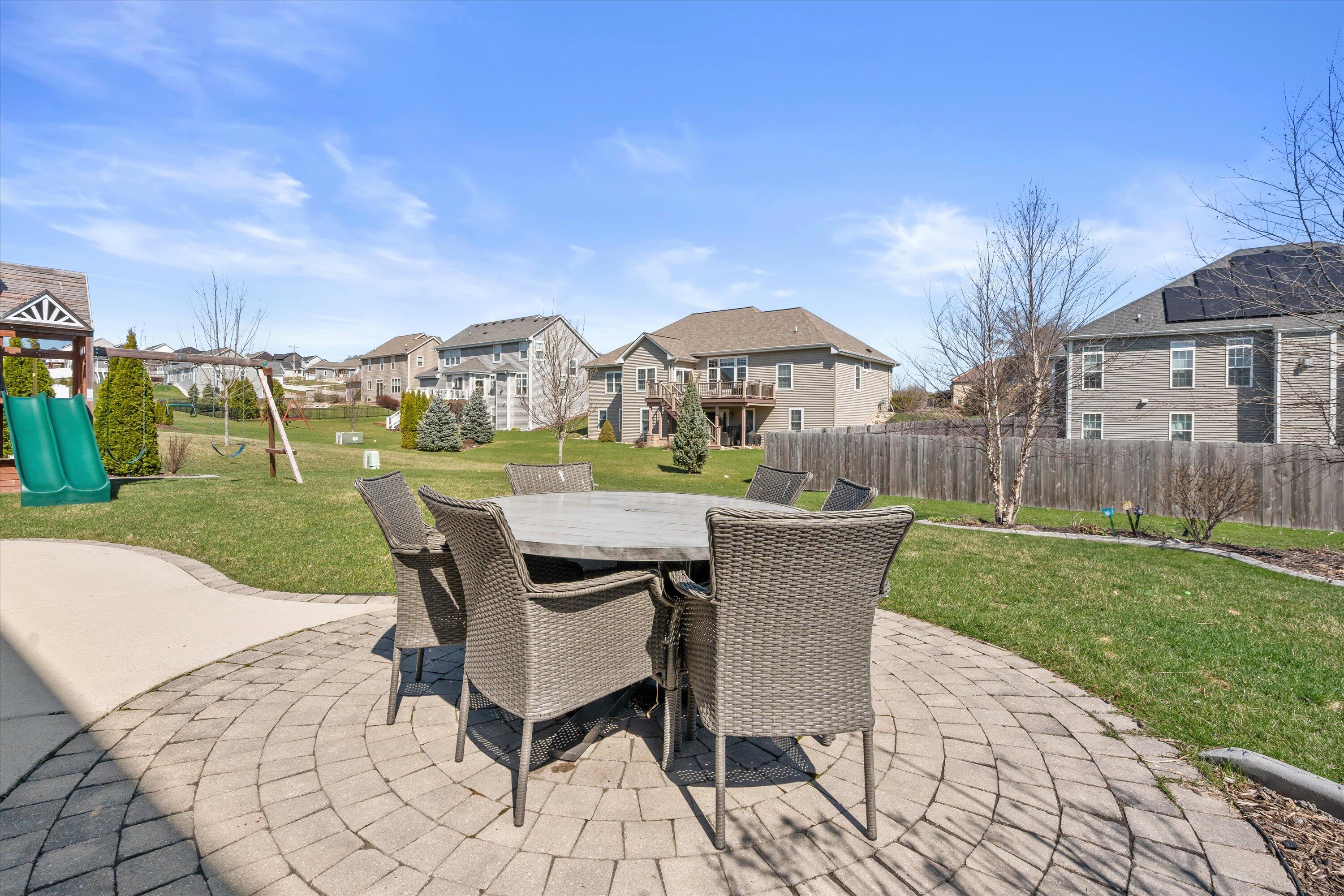 3552 Olde Howell Road Waukesha, WI 53188 - Photo 43 of 60 Entertaining Space