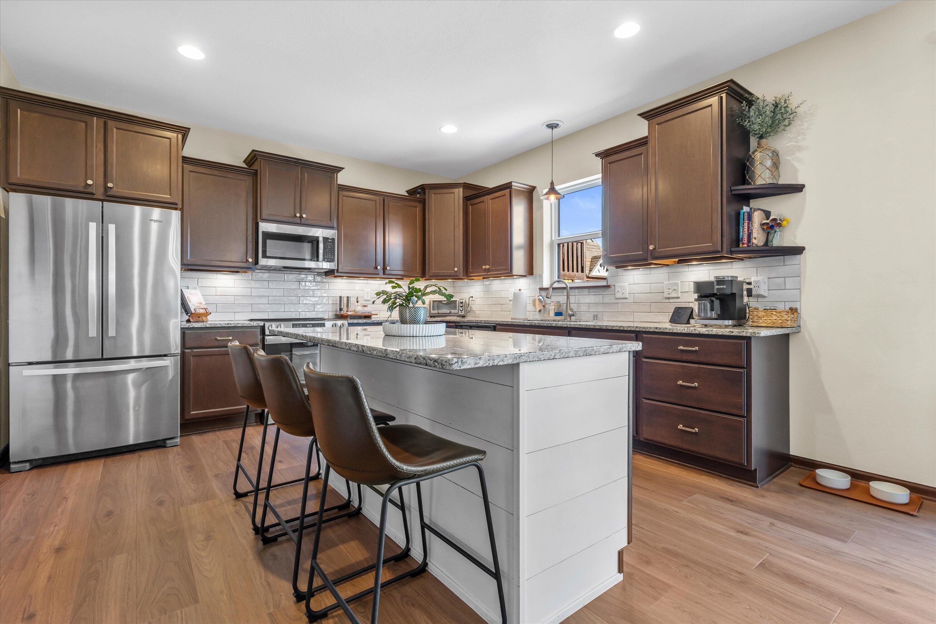 3552 Olde Howell Road Waukesha, WI 53188 - Photo 4 of 60 Large Island