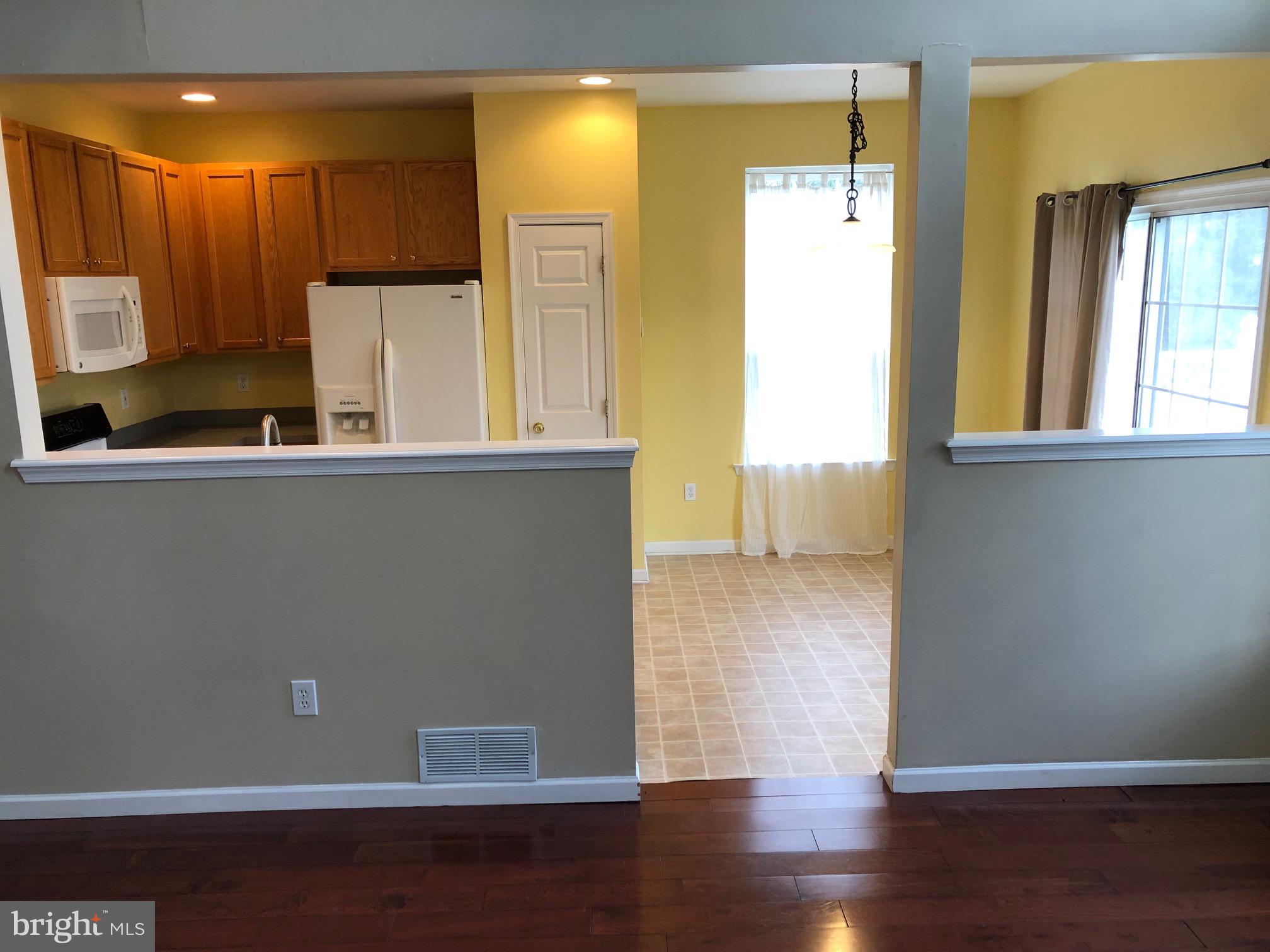 21 Threadleaf Terrace Burlington, NJ 08016 - Photo 8 of 33 Eat-in Kitchen