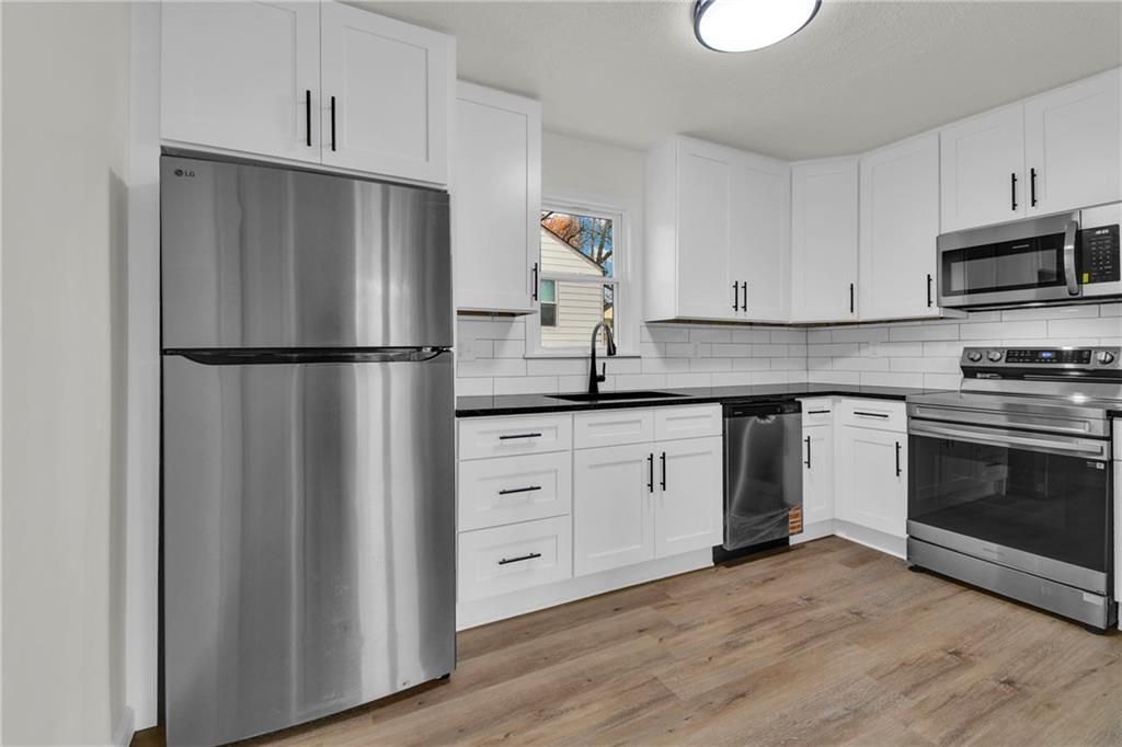 309 East 2nd Street Bonner Springs, KS 66012 - Photo 12 of 39