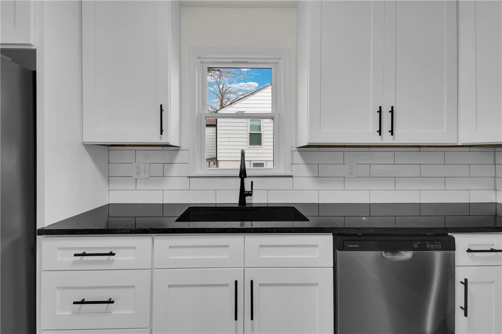 309 East 2nd Street Bonner Springs, KS 66012 - Photo 14 of 39