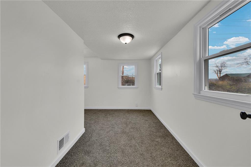 309 East 2nd Street Bonner Springs, KS 66012 - Photo 21 of 39