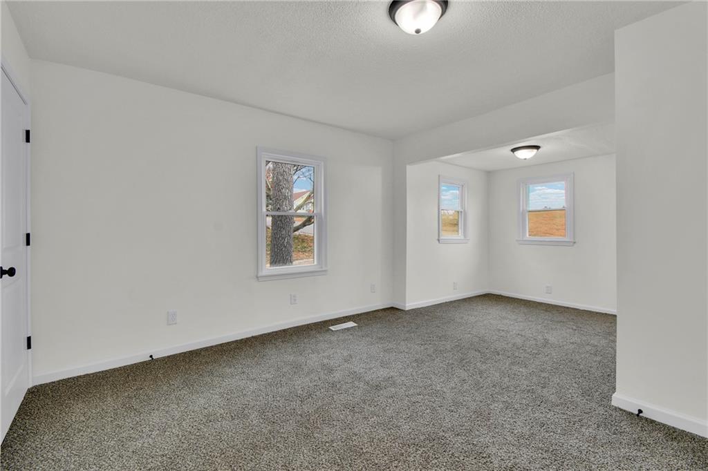 309 East 2nd Street Bonner Springs, KS 66012 - Photo 24 of 39