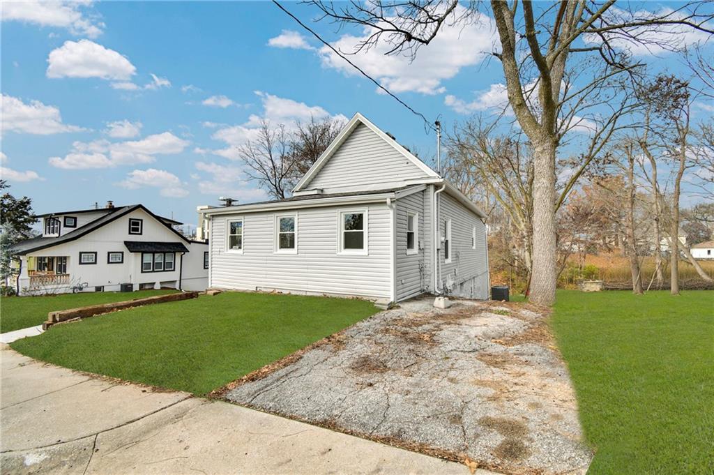 309 East 2nd Street Bonner Springs, KS 66012 - Photo 4 of 39