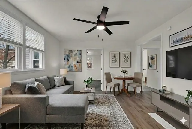 $279,000 | 309 East 2nd Street, Bonner Springs, KS 66012