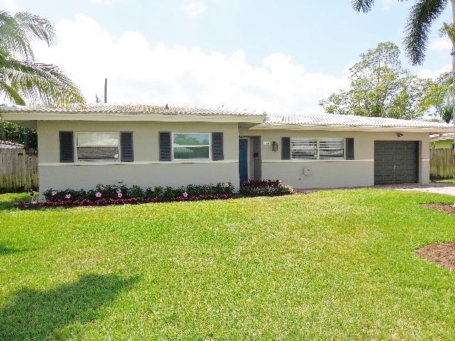 1124 Southwest 13th Drive Boca Raton, FL 33486 - Photo 1 of 26 Front view