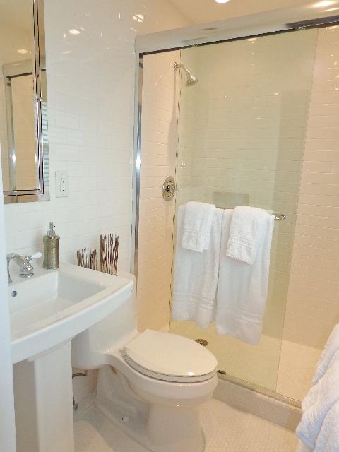1124 Southwest 13th Drive Boca Raton, FL 33486 - Photo 18 of 26 guest bathroom attached to bedroom # 2