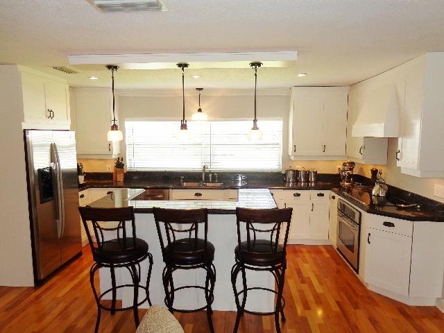 1124 Southwest 13th Drive Boca Raton, FL 33486 - Photo 4 of 26 Kitchen