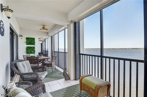 $2,800 | 1900 Virginia Avenue, Unit 802, Fort Myers, FL 33901