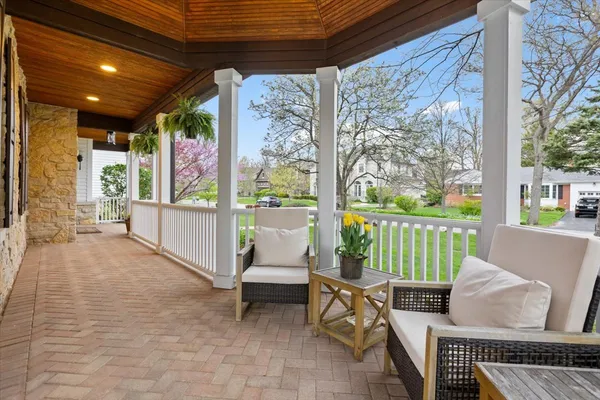 $2,000,000 | 1021 Linden Lane, Glenview, IL 60025