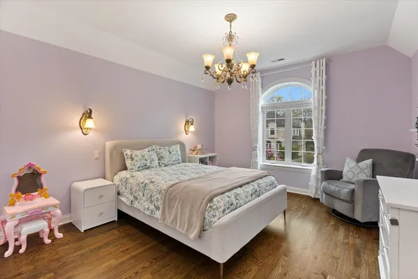 $2,000,000 | 1021 Linden Lane, Glenview, IL 60025