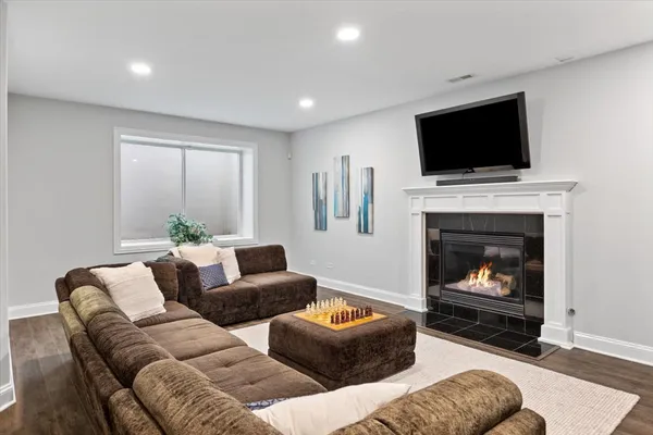 $2,000,000 | 1021 Linden Lane, Glenview, IL 60025