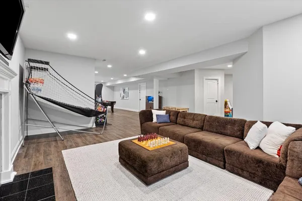 $2,000,000 | 1021 Linden Lane, Glenview, IL 60025