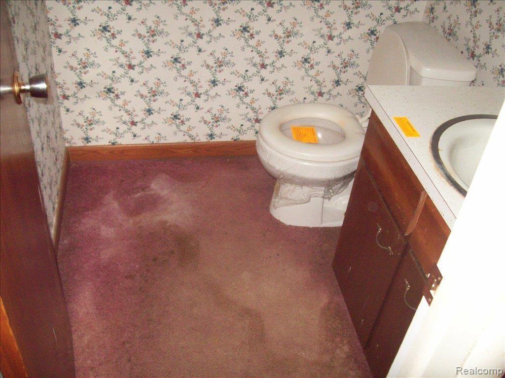 5909 Schafer Road Lansing, MI 48911 - Photo 7 of 11 103_0252