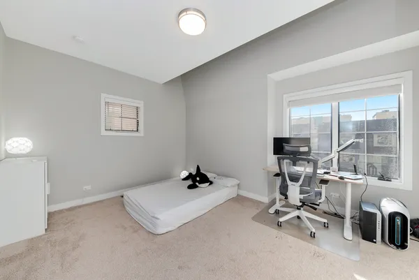 $5,000 | 1025 Walnut Way, Oak Park, IL 60302