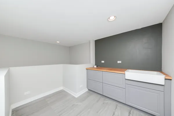 $5,000 | 1025 Walnut Way, Oak Park, IL 60302