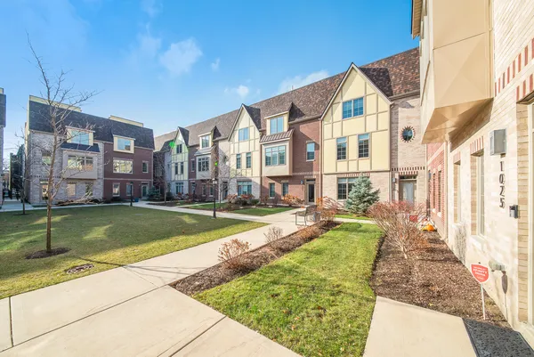 $5,000 | 1025 Walnut Way, Oak Park, IL 60302