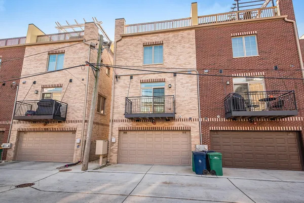 $5,000 | 1025 Walnut Way, Oak Park, IL 60302