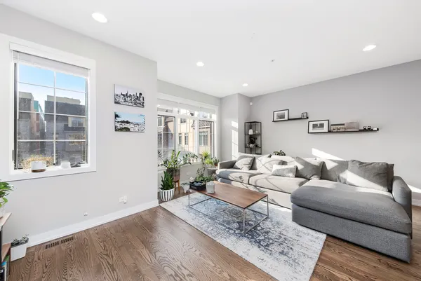 $5,000 | 1025 Walnut Way, Oak Park, IL 60302