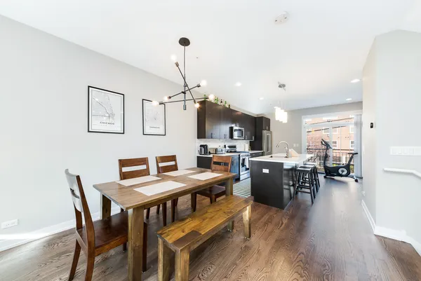 $5,000 | 1025 Walnut Way, Oak Park, IL 60302