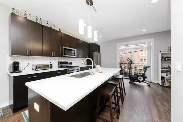 $5,000 | 1025 Walnut Way, Oak Park, IL 60302