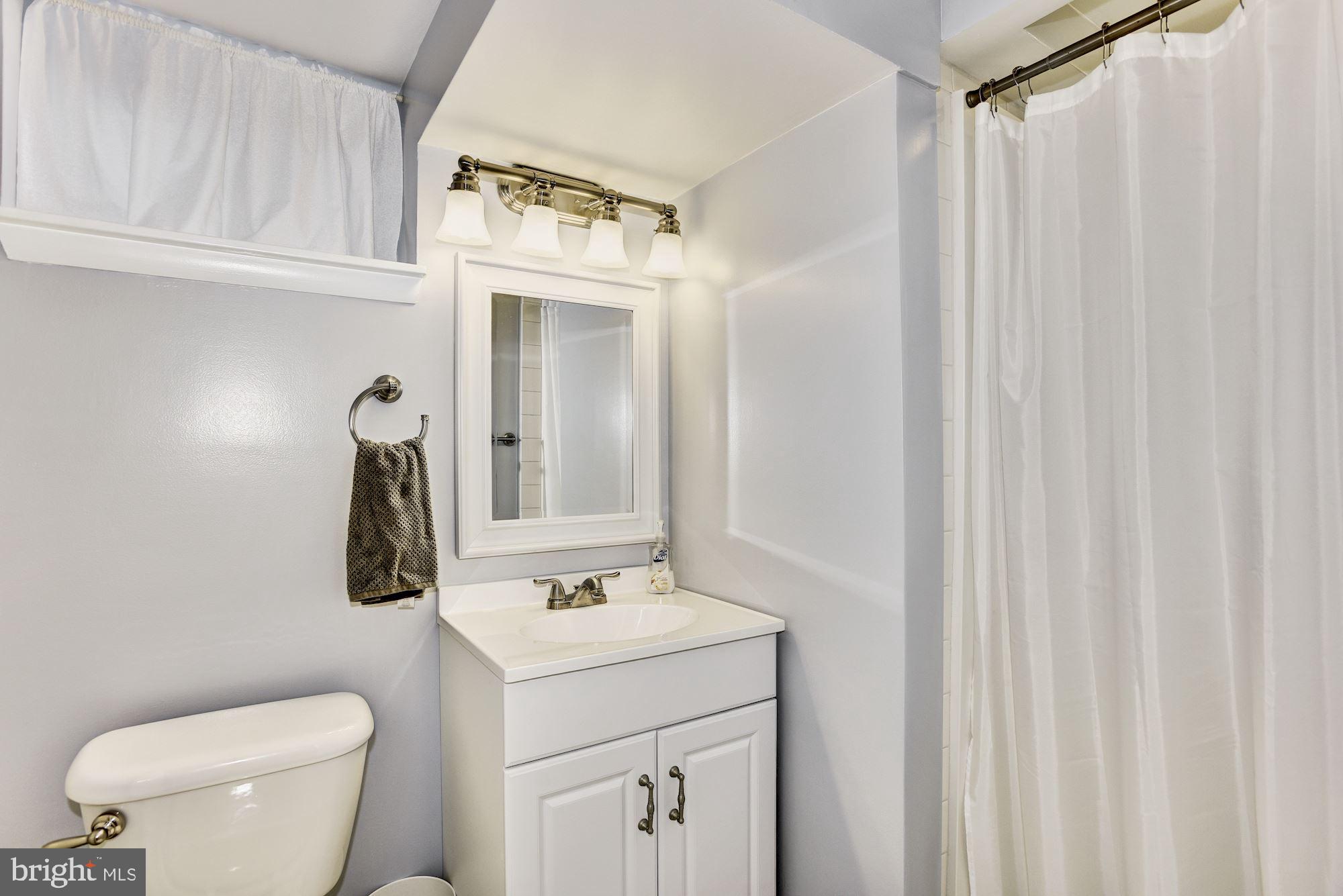 10208 Rodgers Road Fairfax, VA 22030 - Photo 27 of 48