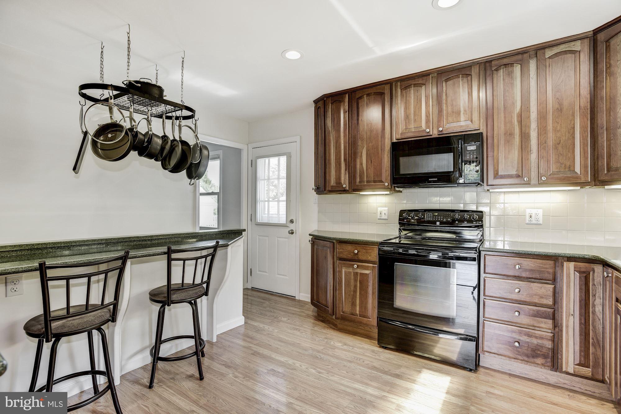 10208 Rodgers Road Fairfax, VA 22030 - Photo 6 of 48