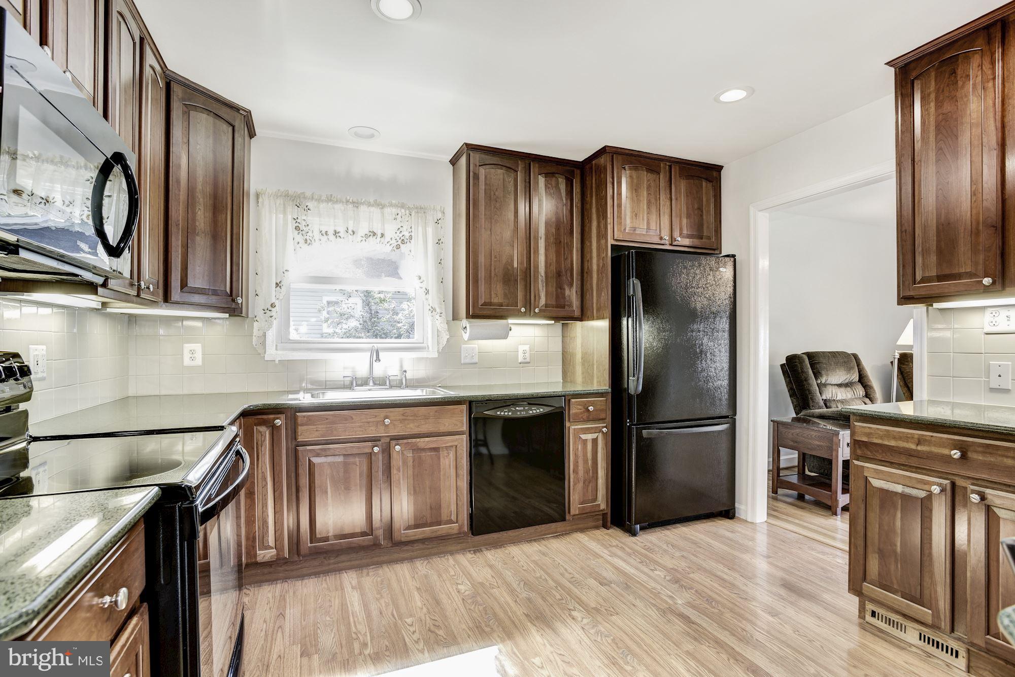 10208 Rodgers Road Fairfax, VA 22030 - Photo 8 of 48