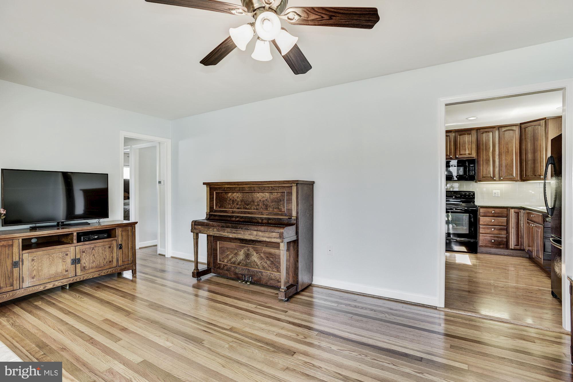 10208 Rodgers Road Fairfax, VA 22030 - Photo 9 of 48