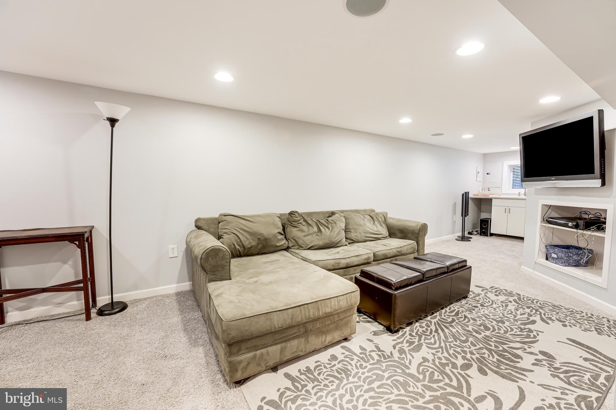 1309 Spring Road Northwest Washington, DC 20010 - Photo 16 of 26