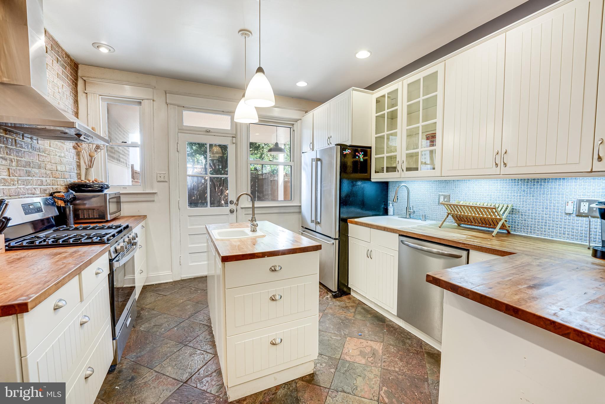 1309 Spring Road Northwest Washington, DC 20010 - Photo 8 of 26