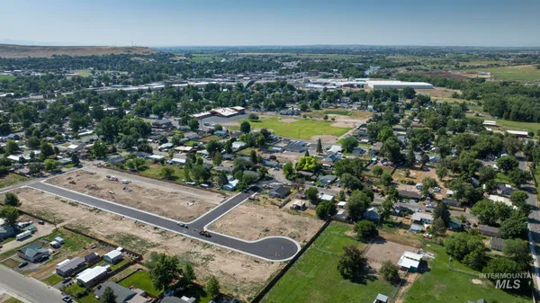 $369,900 | 313 North 9th Avenue North, Payette, ID 83661